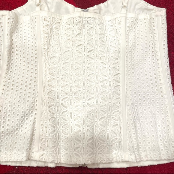 BEBE White Corset Top Size Small Eyelet Design y2k - Picture 5 of 7